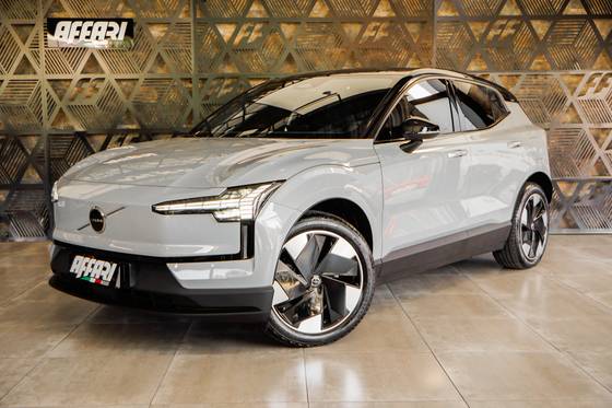 VOLVO EX30 69 KW ELÉTRICO PLUS